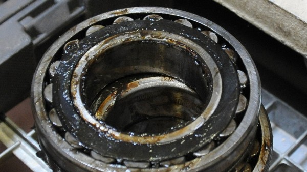 Rolamentos com excesso de massa