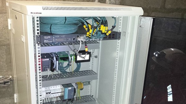 Armario de distribución con SmartController
