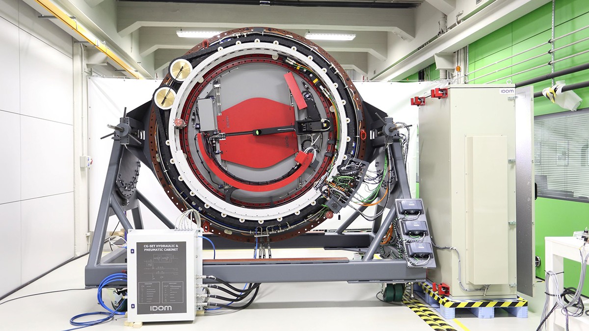 O rotor de instrumentos é um importante mecanismo de alta precisão que roda a câmara do telescópio